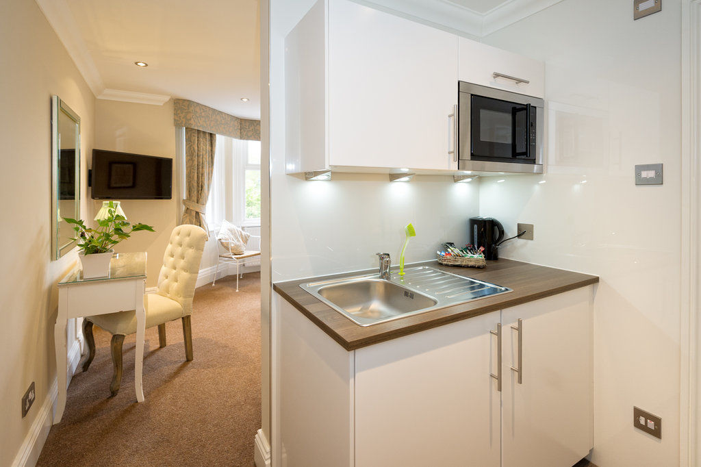 Cheshire Hospitality Ltd T\/A Lennox Lea Studios & Apartments Sale Exterior foto