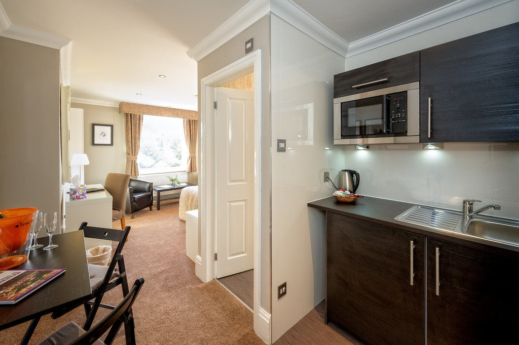 Cheshire Hospitality Ltd T\/A Lennox Lea Studios & Apartments Sale Exterior foto