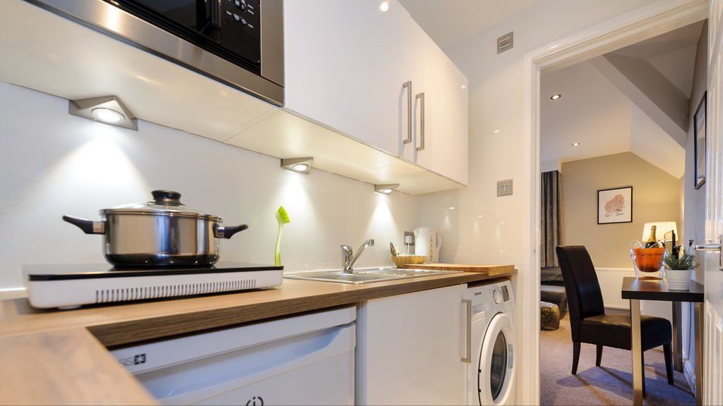 Cheshire Hospitality Ltd T\/A Lennox Lea Studios & Apartments Sale Exterior foto